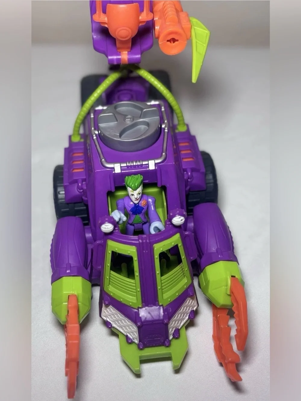 Imaginext DC Super Friends Joker Scorpion Battle Vehicle with Joker Figure